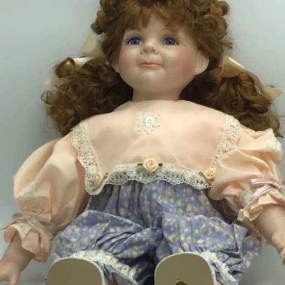 William Tung Collection Porcelain Doll Vintage Collectible Home Display Ornament - Picture 8 of 12